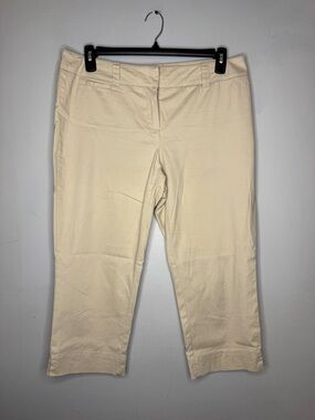 New York & Company Cream Capri Pants